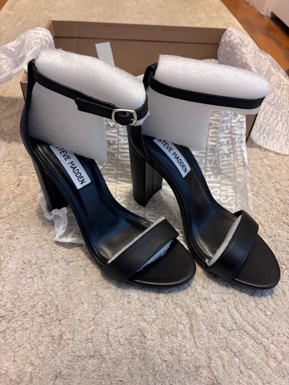 NEW Steve Madden Block Heels - Size 7
